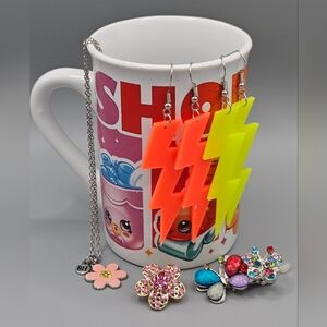 Shopkins Gift Set - Mug, Earrings, Brooch, Necklace, Hair Clip